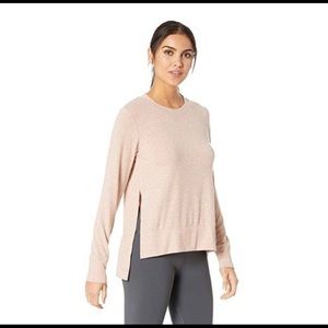 Alo Yoga Glimpse Long Sleeved Top NWT